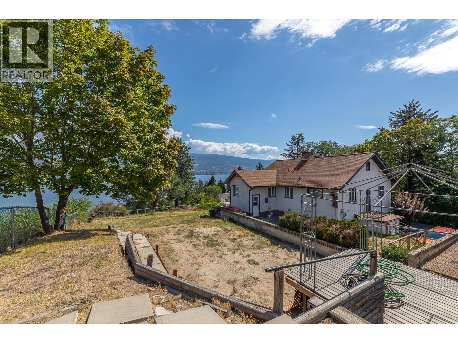 14602 Fisher Close, Summerland