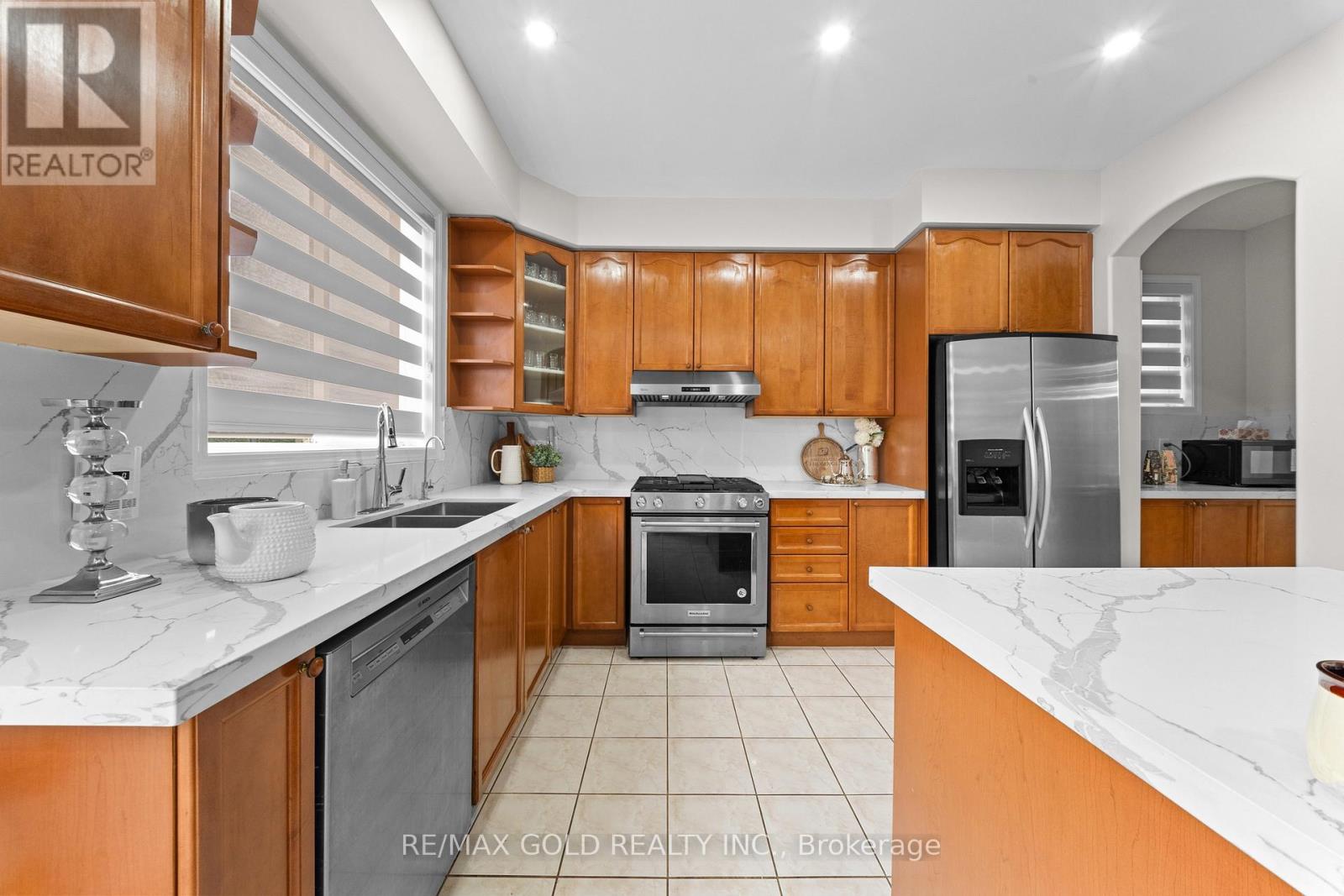 28 BOTTOMWOOD STREET - 17