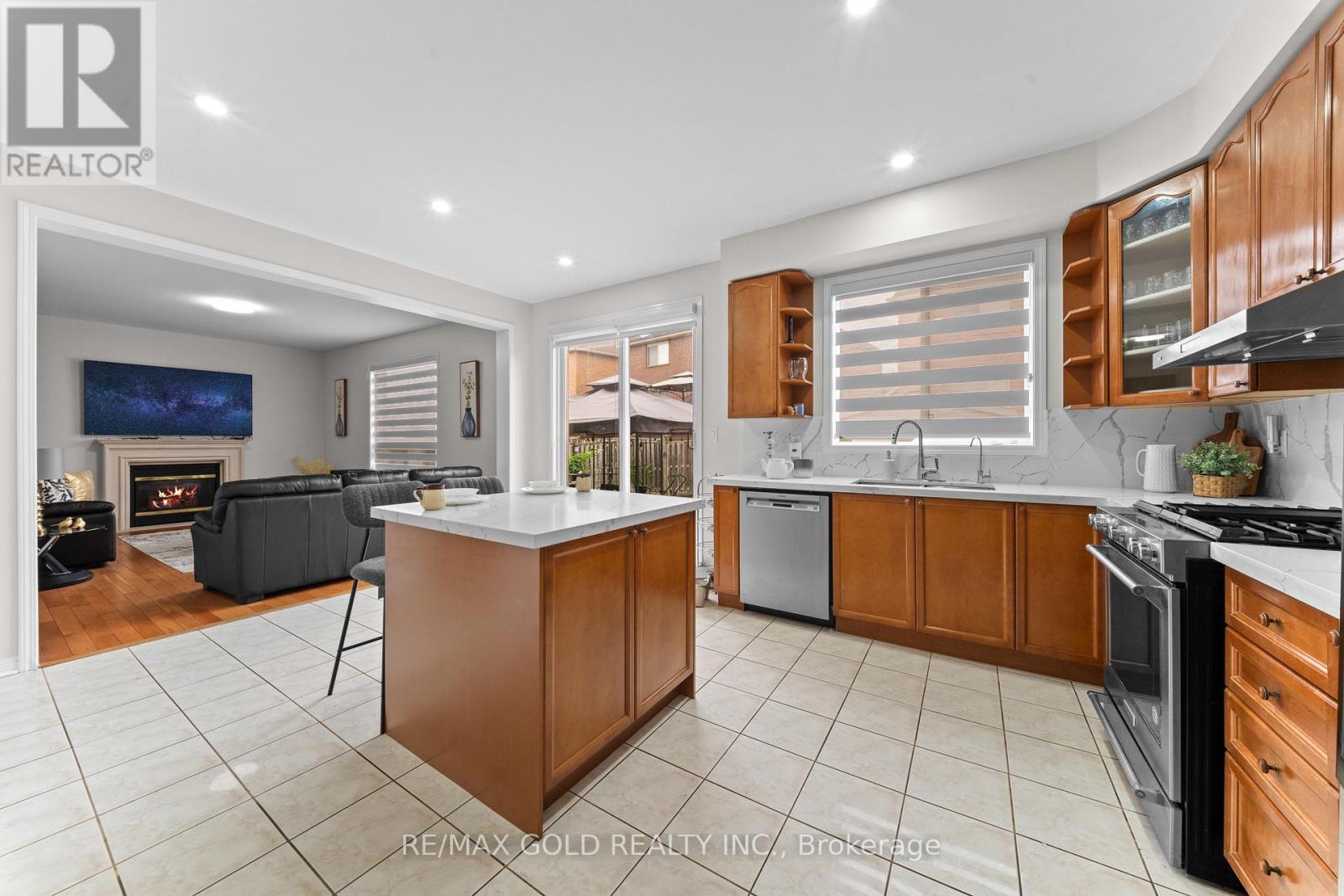 28 BOTTOMWOOD STREET - 18