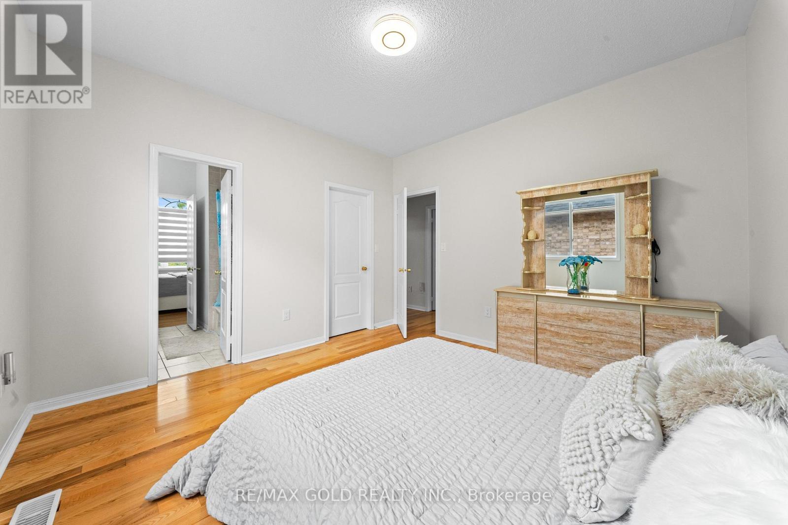 28 BOTTOMWOOD STREET - 31