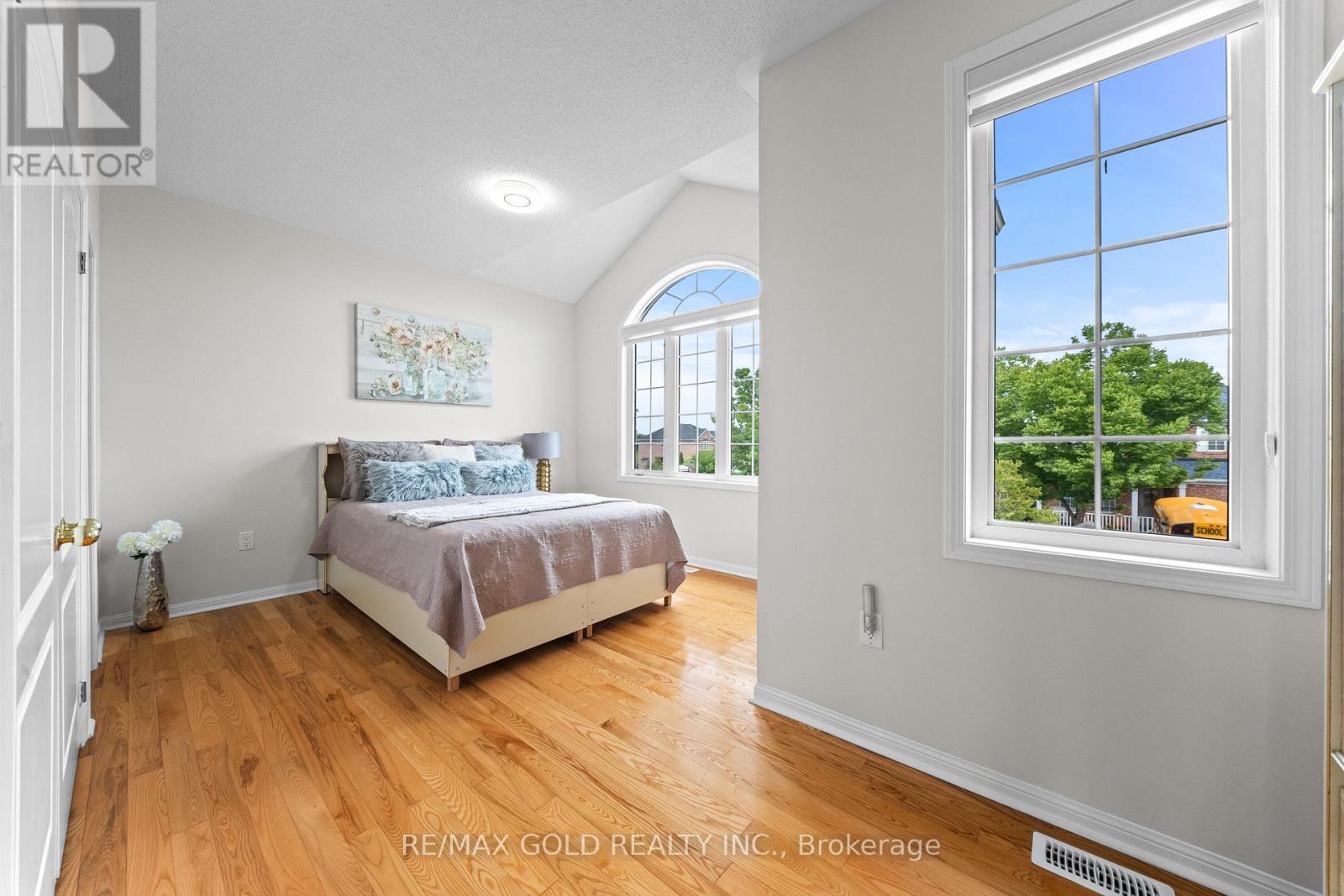 28 BOTTOMWOOD STREET - 34