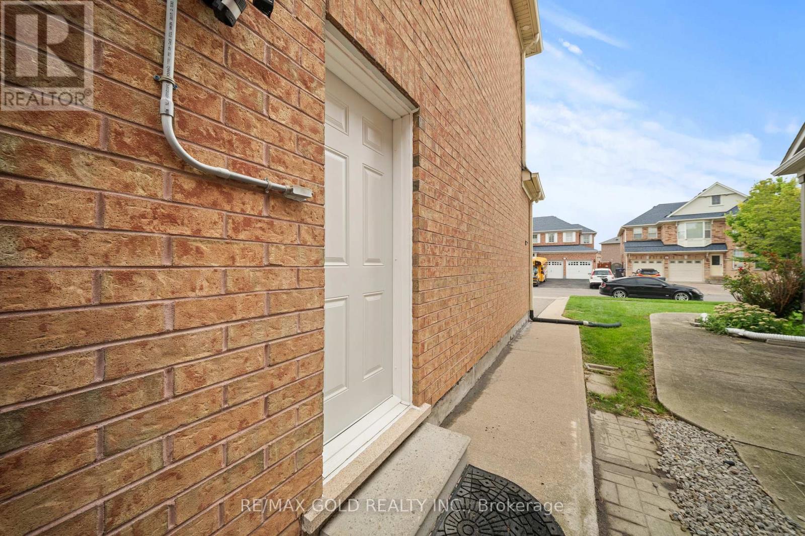 28 BOTTOMWOOD STREET - 49