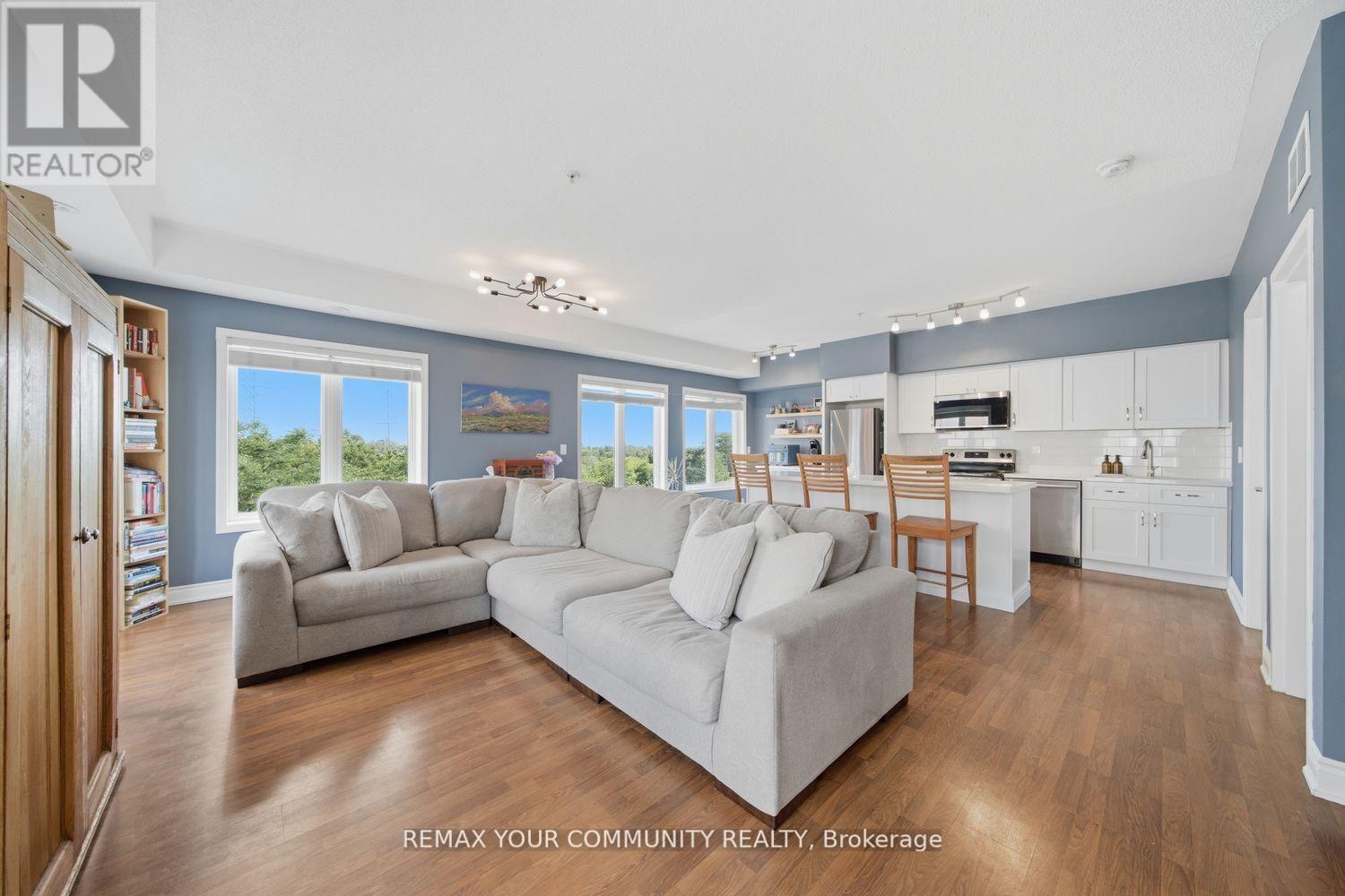 ##204 35 RICHGROVE DRIVE - 15