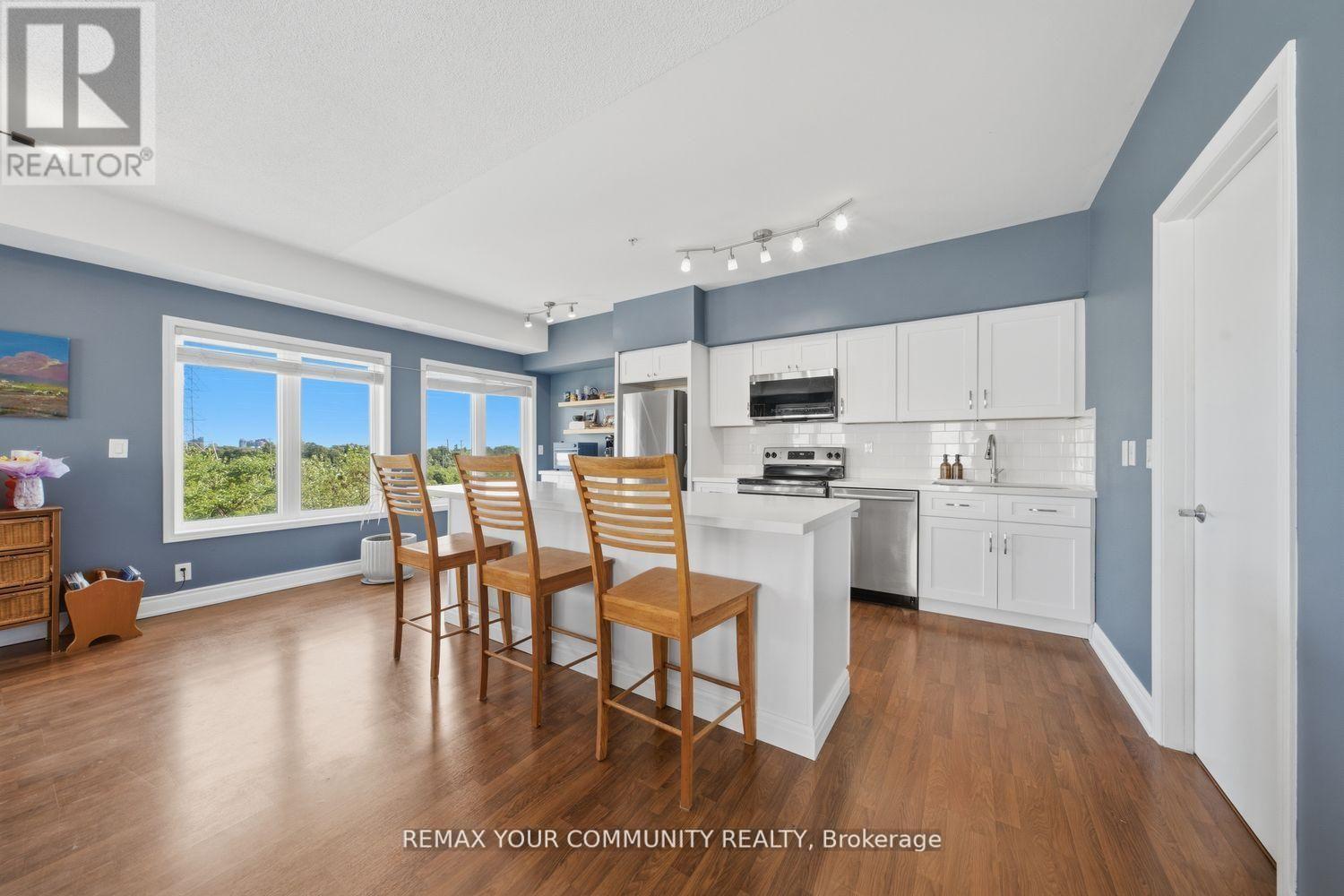 ##204 35 RICHGROVE DRIVE - 17