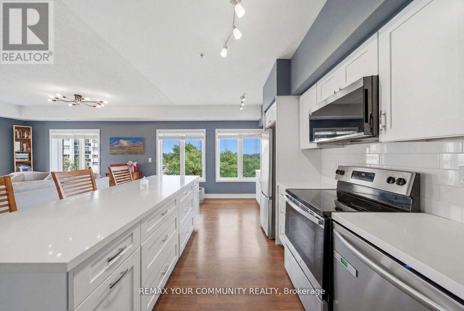 ##204 35 RICHGROVE DRIVE - 24