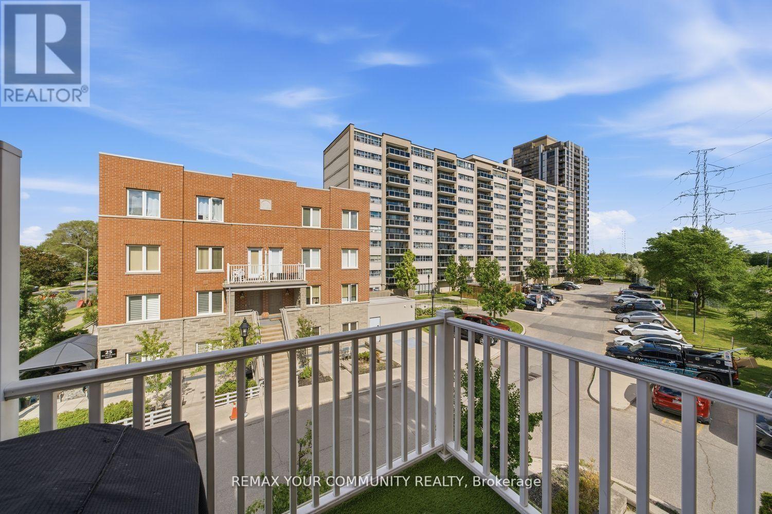 ##204 35 RICHGROVE DRIVE - 30