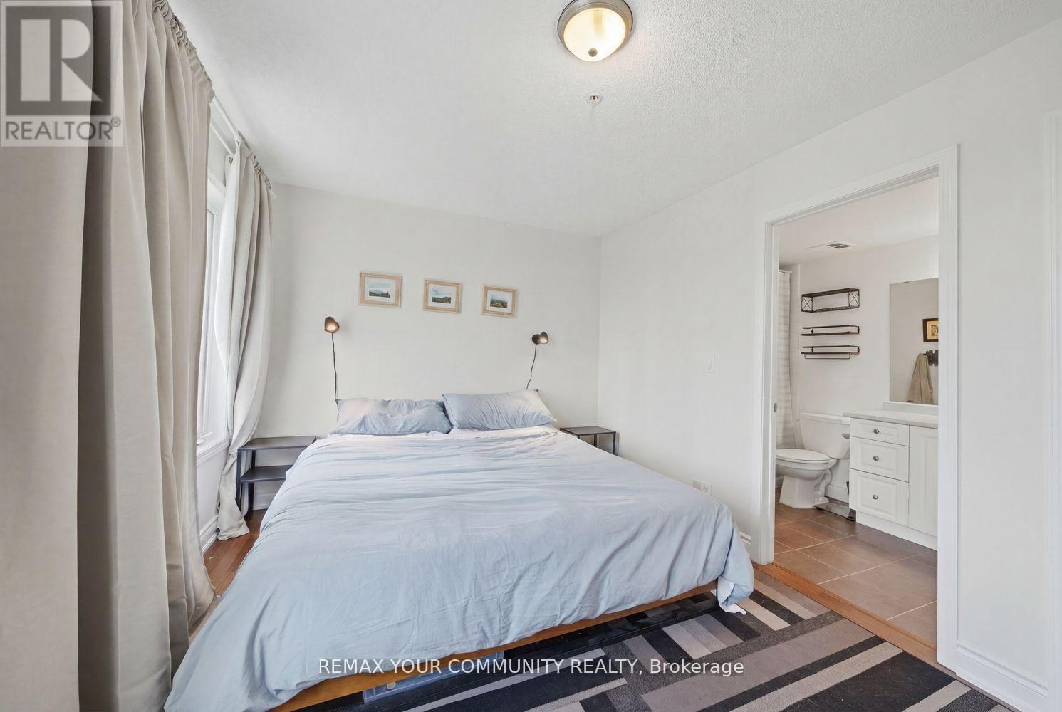 ##204 35 RICHGROVE DRIVE - 33