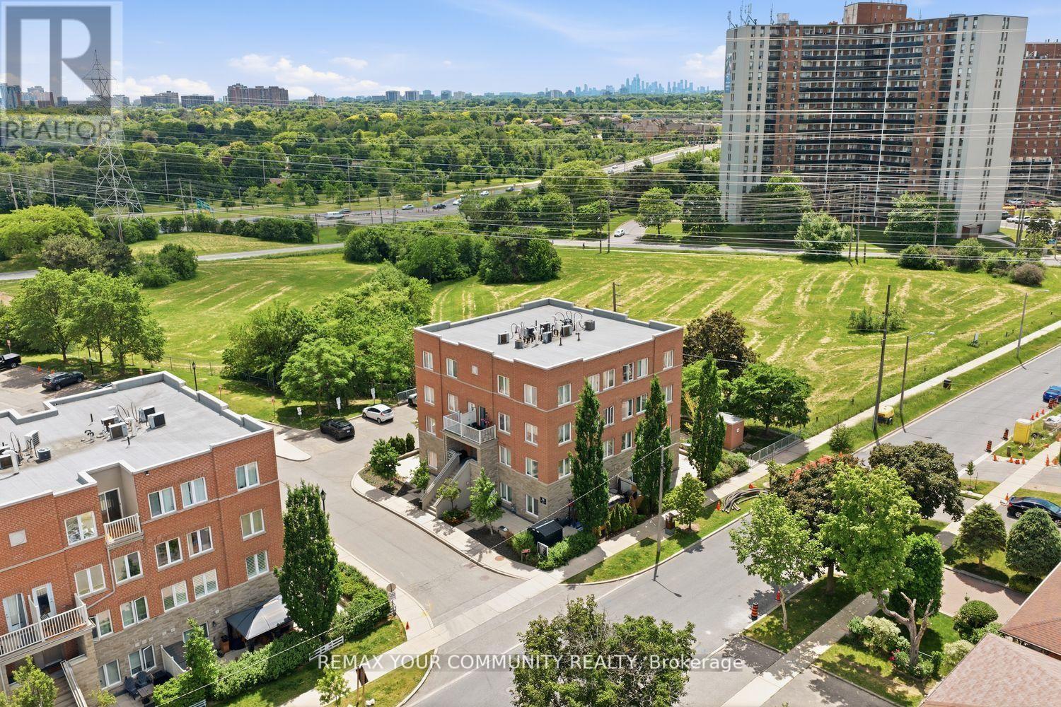 ##204 35 RICHGROVE DRIVE - 4