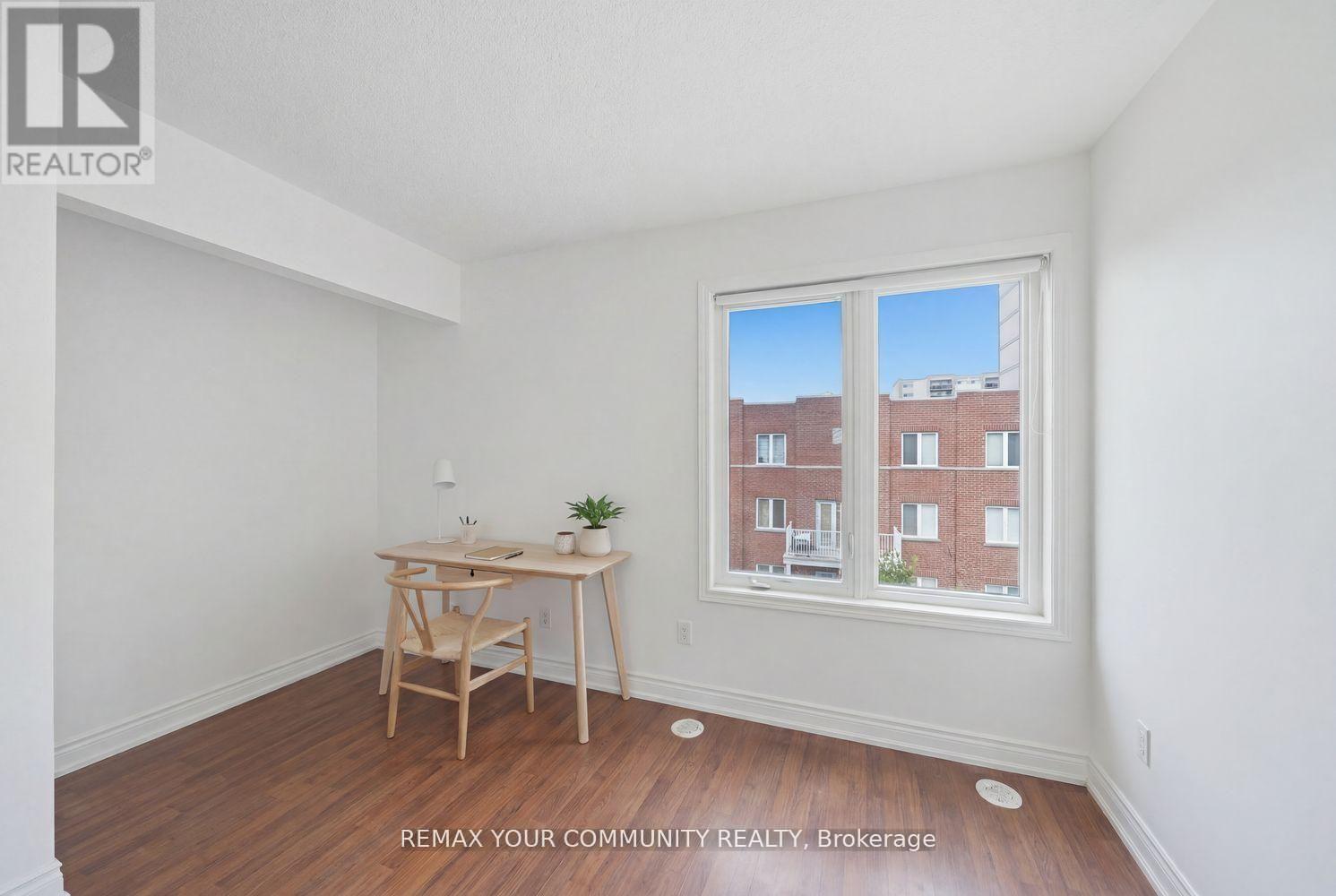 ##204 35 RICHGROVE DRIVE - 40