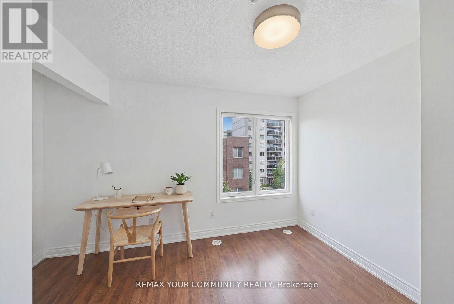 ##204 35 RICHGROVE DRIVE - 41