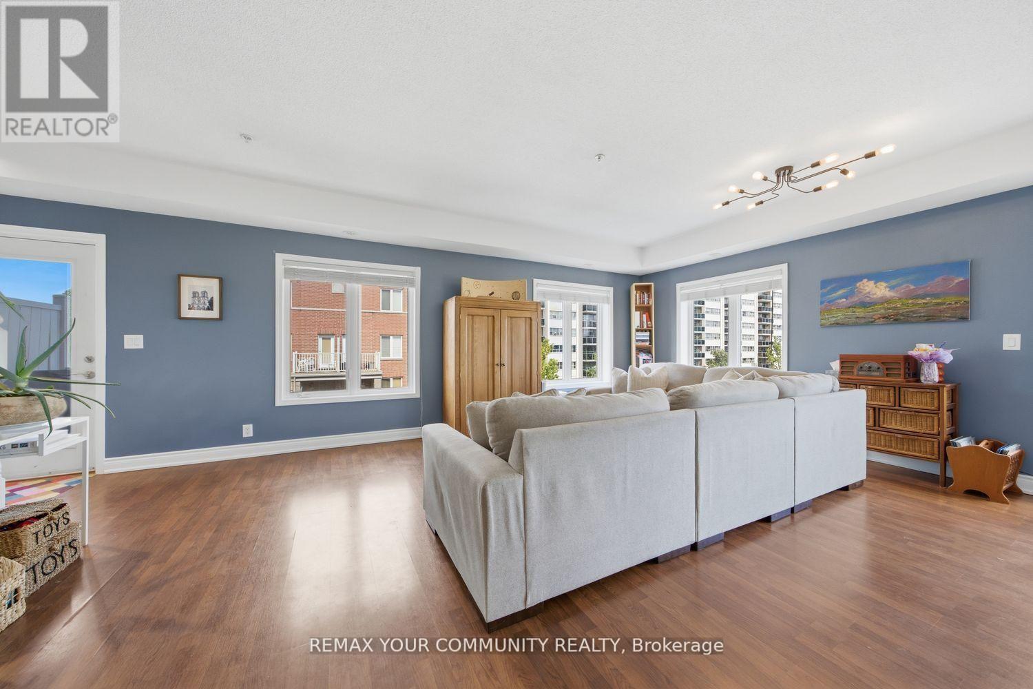 ##204 35 RICHGROVE DRIVE - 8
