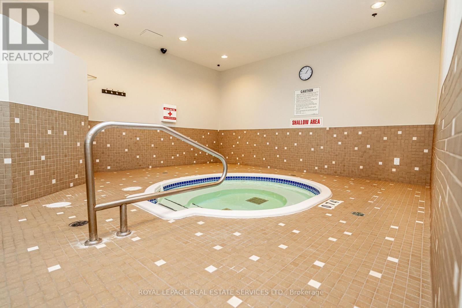 #206 2 FIELDWAY - Image 27