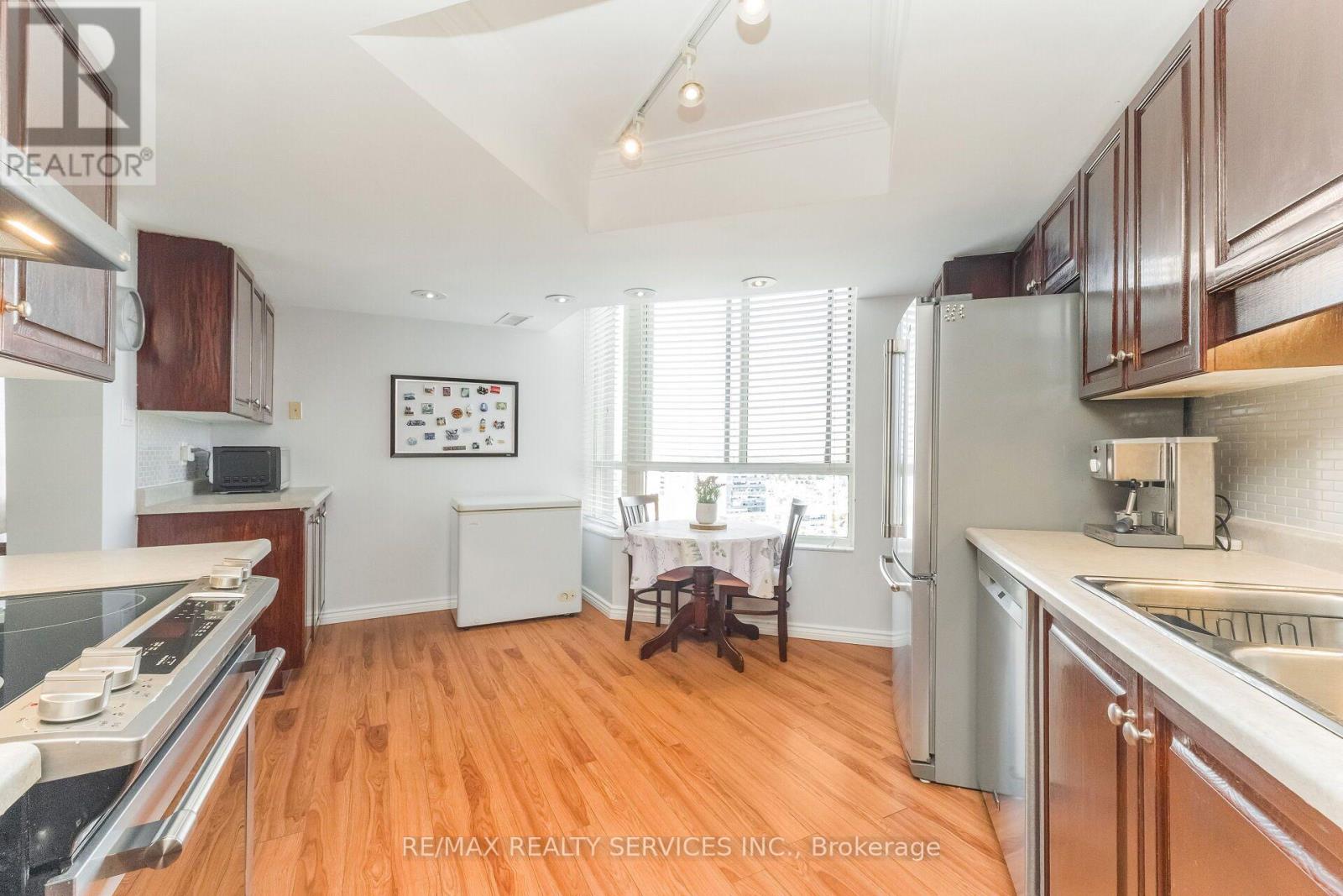 #1606 20 CHERRYTREE DRIVE - 16