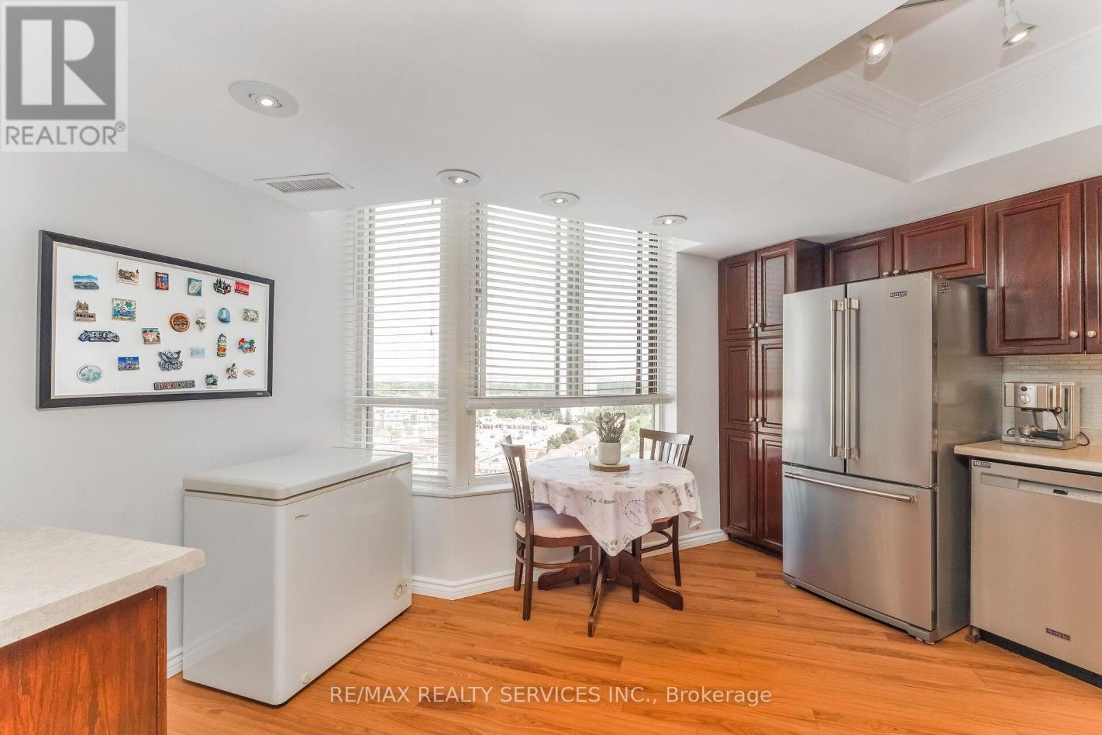 #1606 20 CHERRYTREE DRIVE - 19