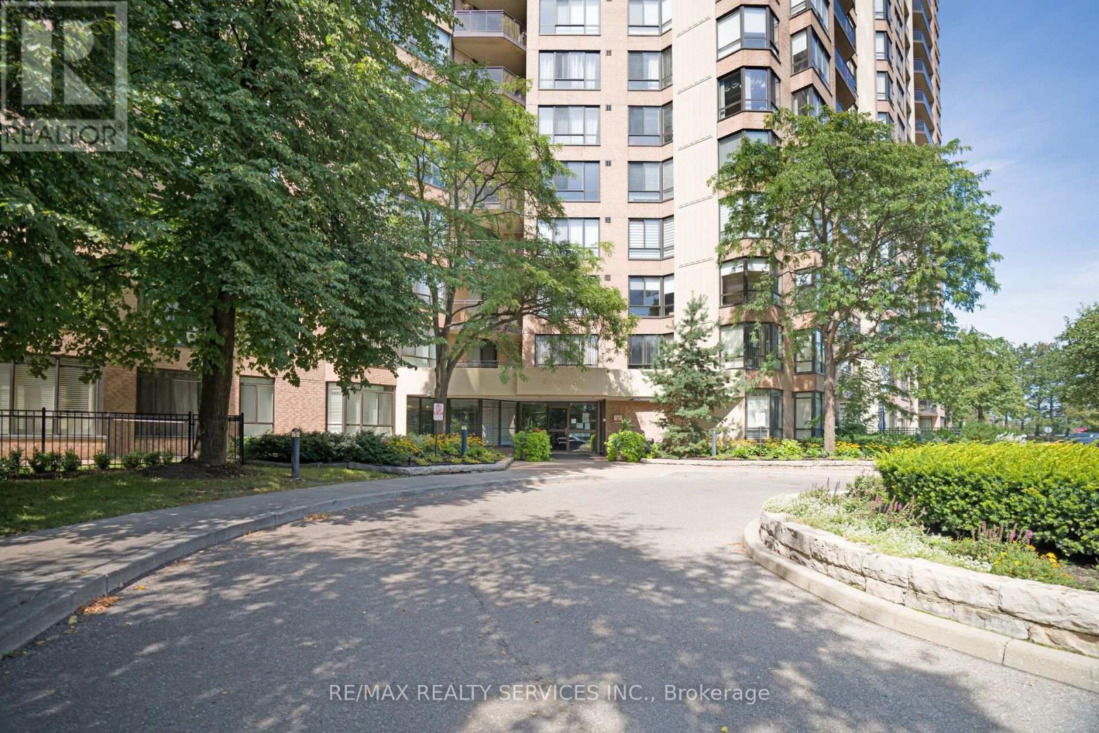 #1606 20 CHERRYTREE DRIVE - 3