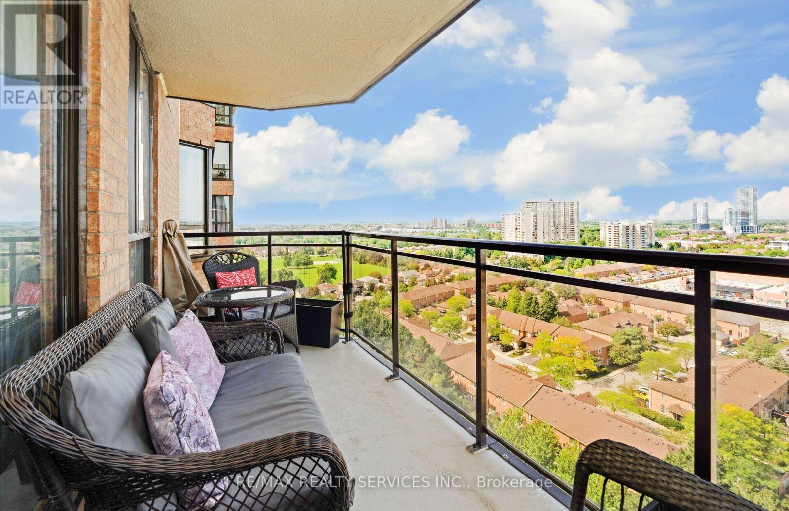 #1606 20 CHERRYTREE DRIVE - 34