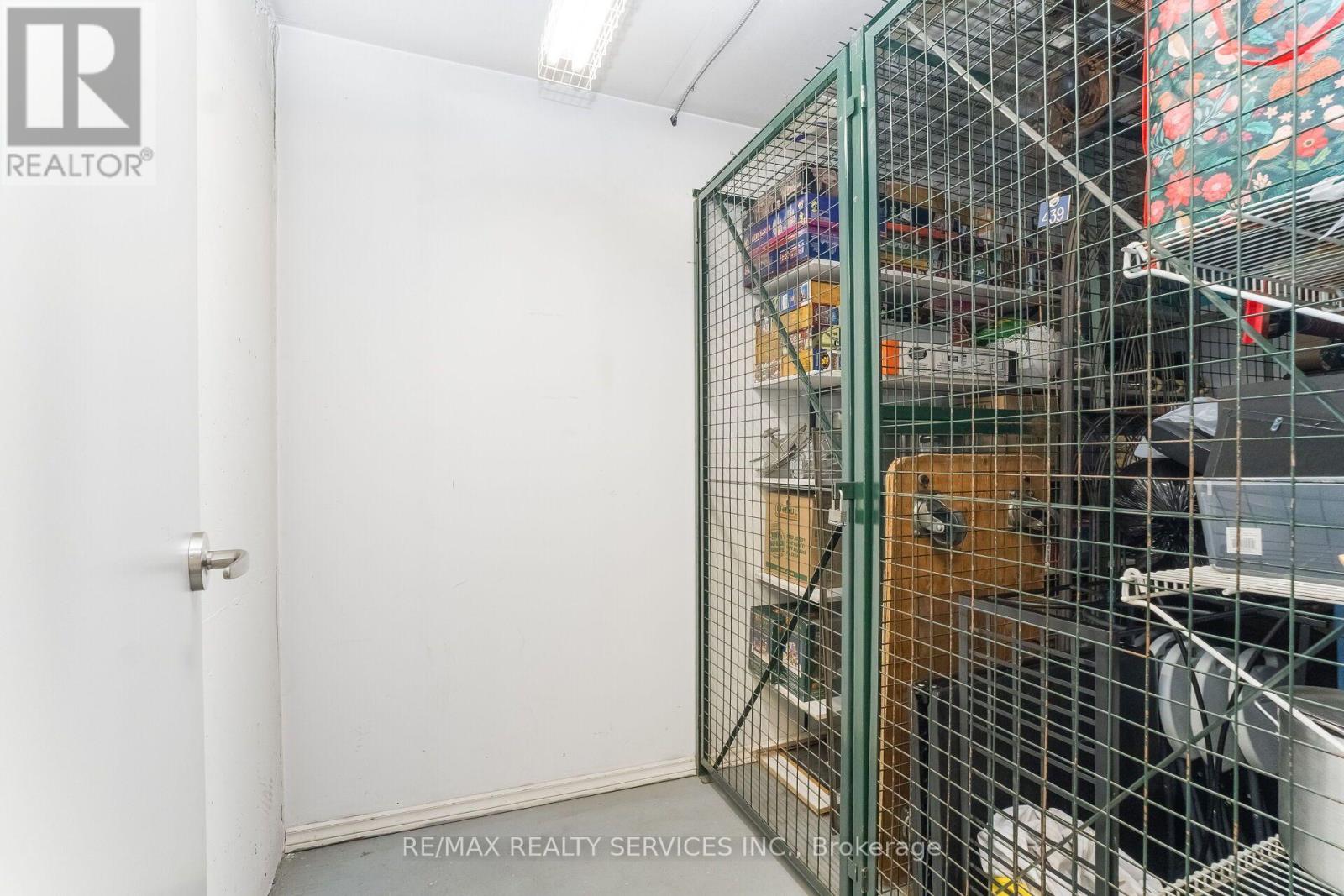 #1606 20 CHERRYTREE DRIVE - 37