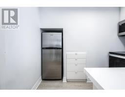 802 - 370 Wallace Avenue, Toronto, ON M6P3P2 Photo 14