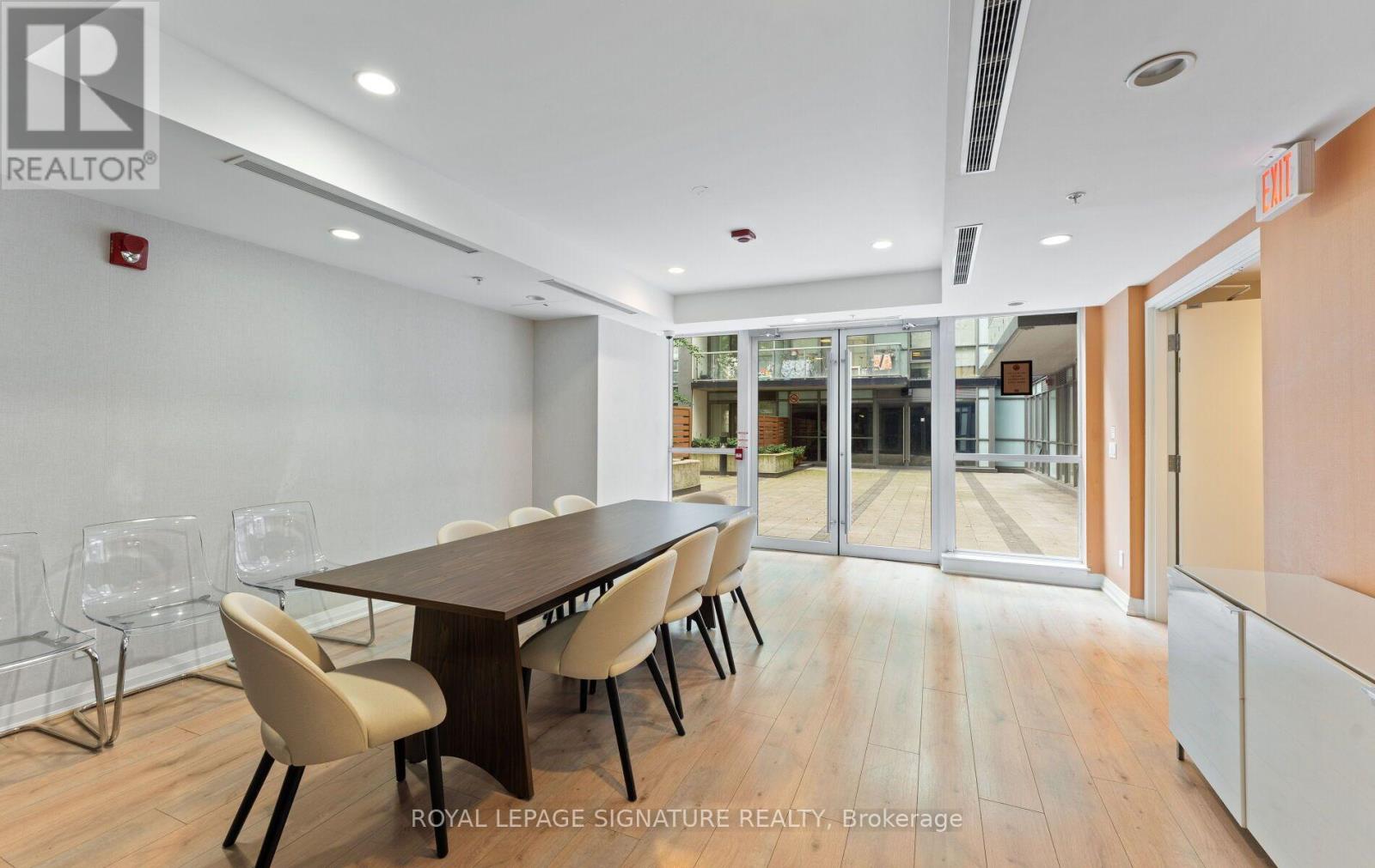 #1101 15 JAMES FINLAY WAY - Image 32