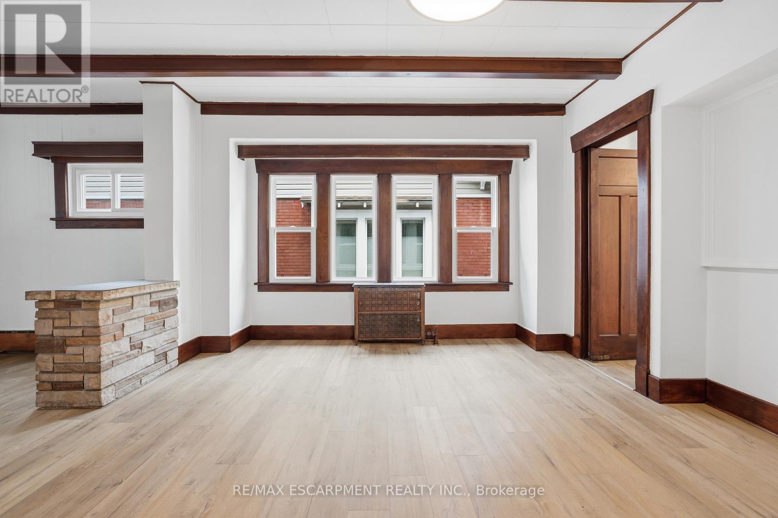 167 BALMORAL AVENUE S - 9