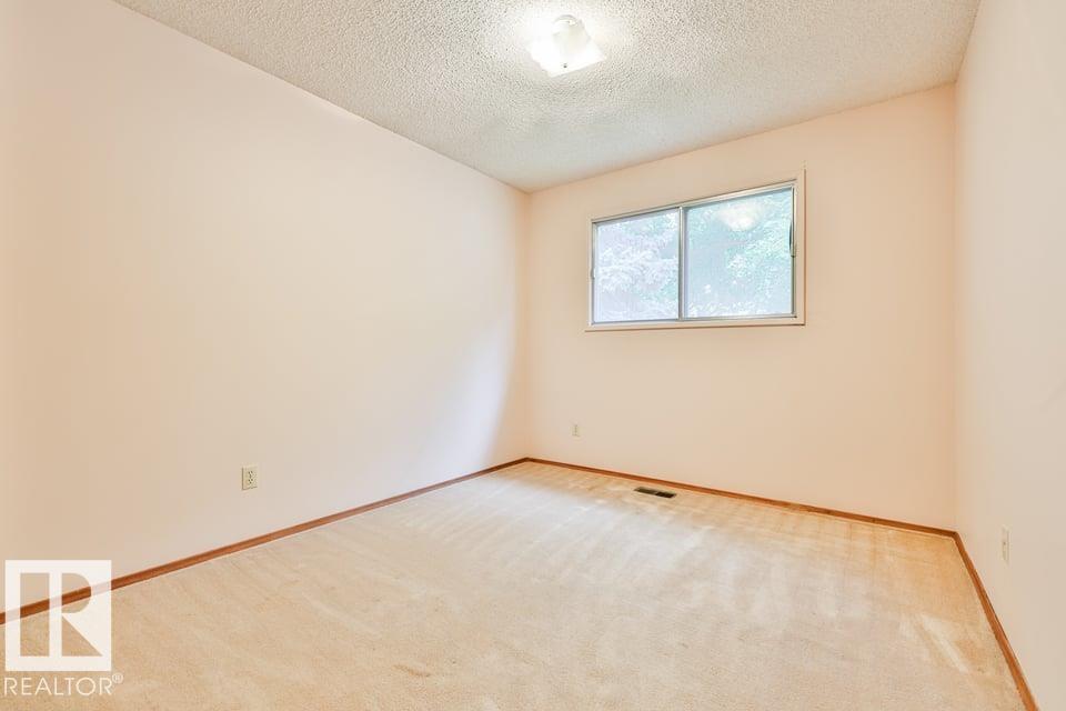 1046 Strathcona DR - Image 18