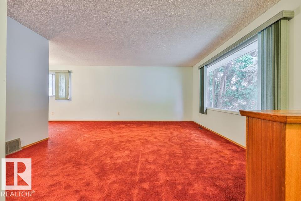 1046 Strathcona DR - Image 4