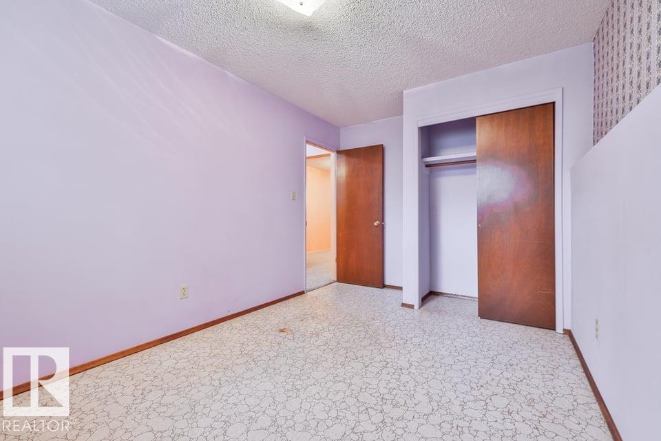 1046 Strathcona DR - 26