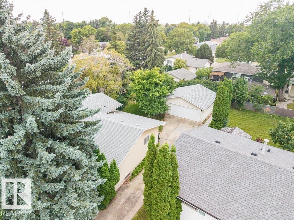 1046 Strathcona DR - Image 37