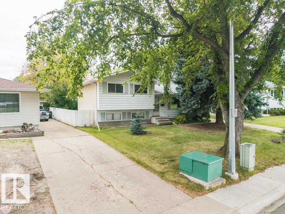 1046 Strathcona DR - 35