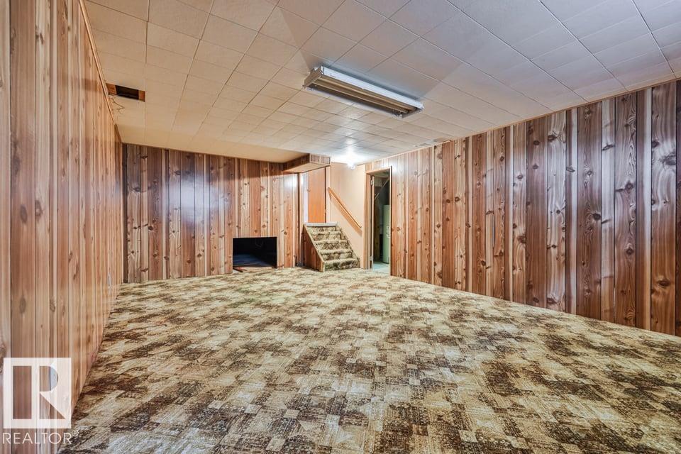 1046 Strathcona DR - Image 31