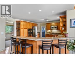 3pc Ensuite bath - 6059 Lake Bay Road, Kamloops, BC V0E1Z1 Photo 9