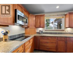 Kitchen - 6059 Lake Bay Road, Kamloops, BC V0E1Z1 Photo 11