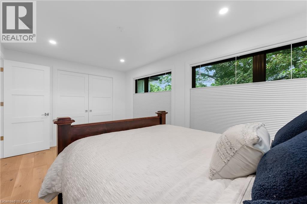 16 WHITEHALL Gate - Image 33