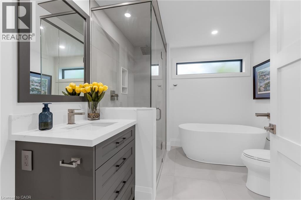 16 WHITEHALL Gate - Image 31