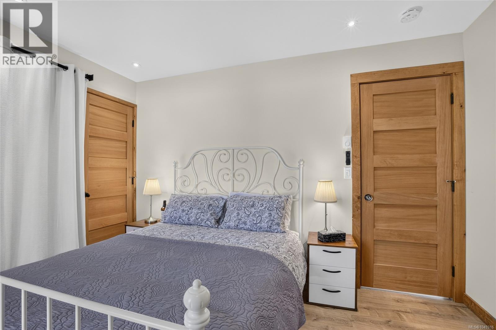 9484 Martin Park Dr - Image 38