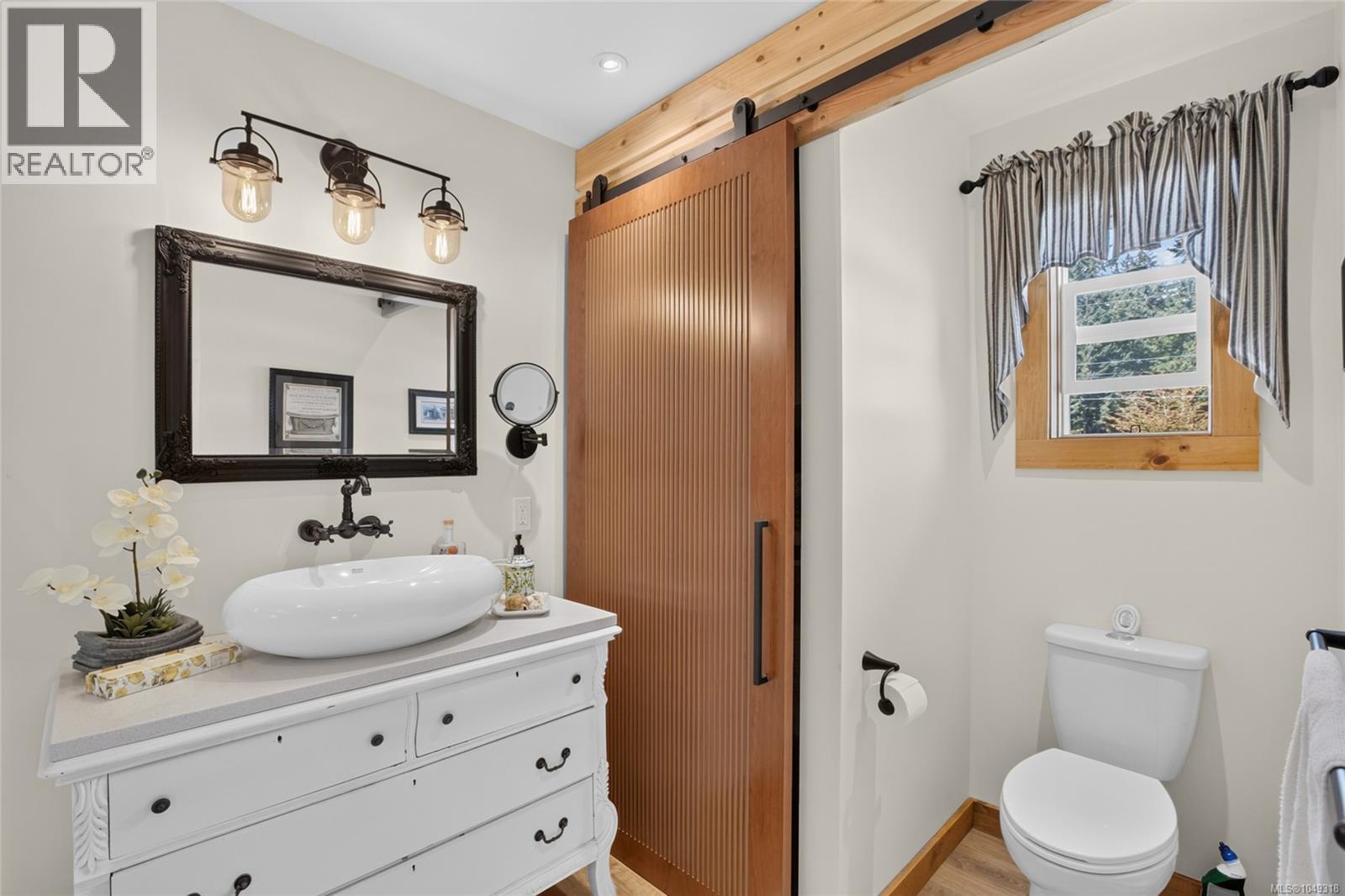 9484 Martin Park Dr - Image 40