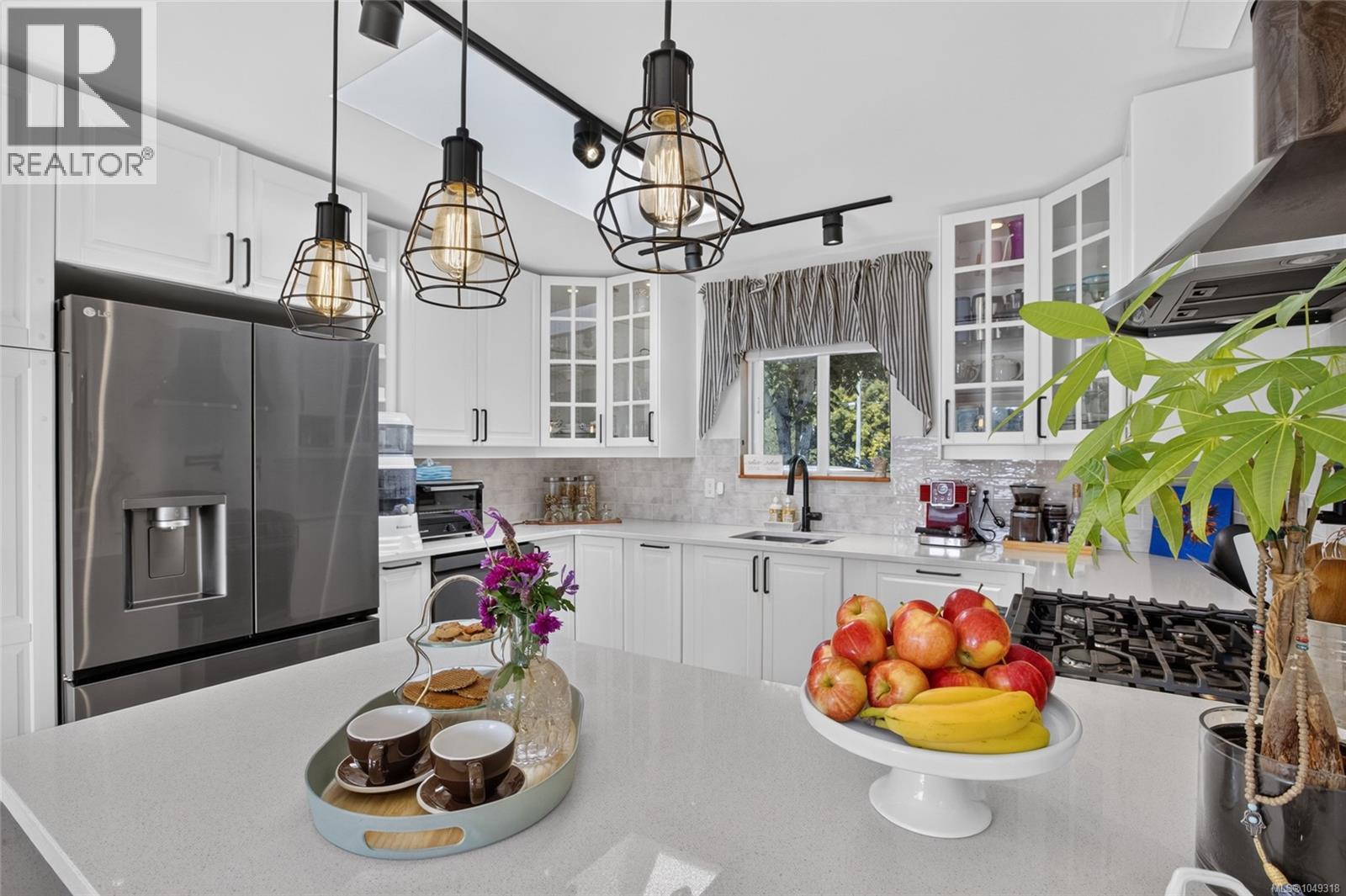 9484 Martin Park Dr - Image 29