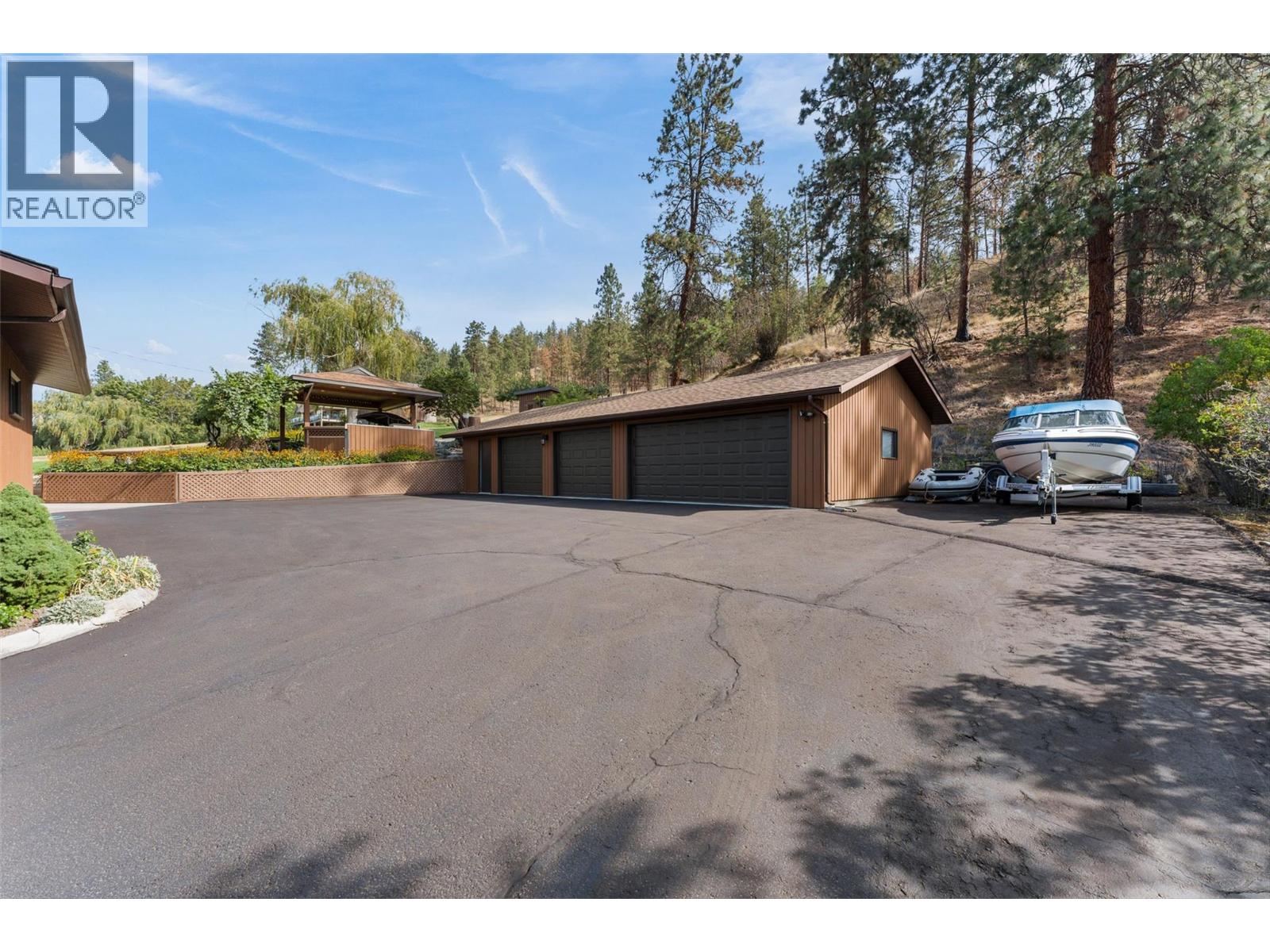 9983 Okanagan Centre Road W, Lake Country - Image 1