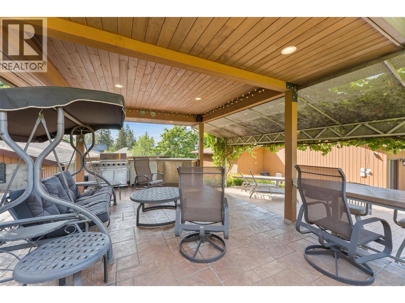 9983 Okanagan Centre Road W, Lake Country - Image 1