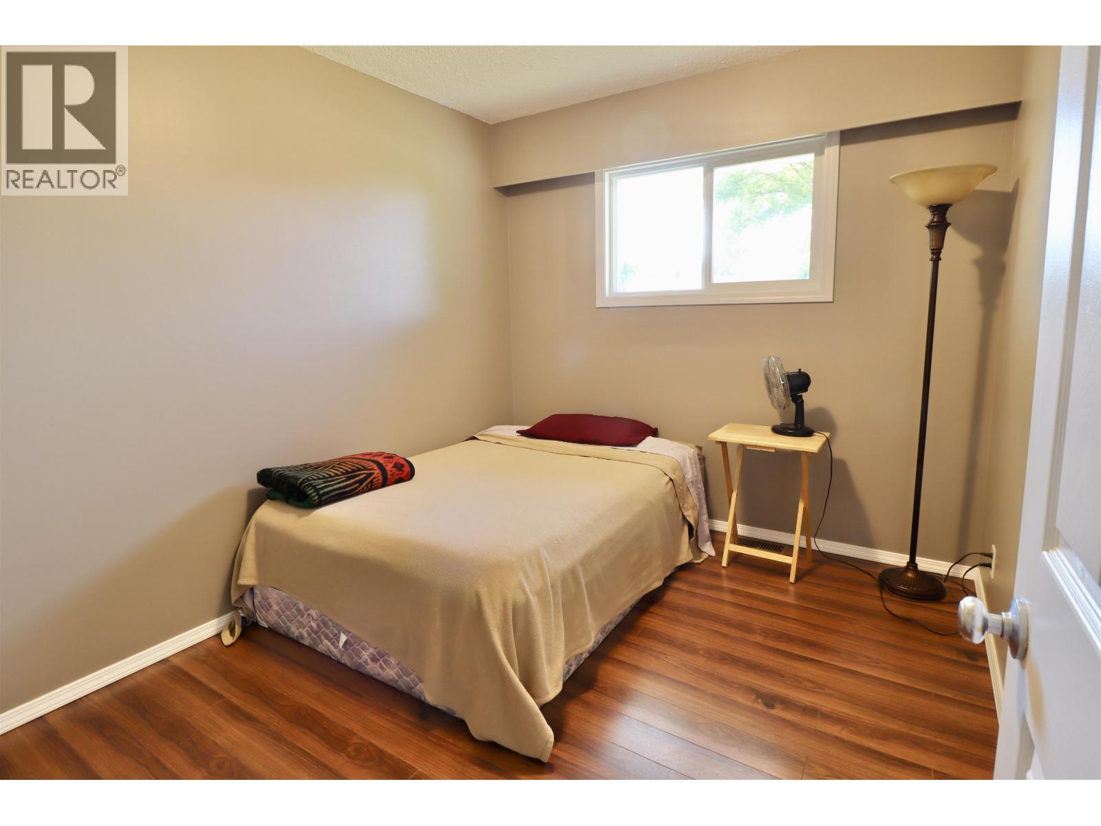 230 WILSON CRESCENT - 7