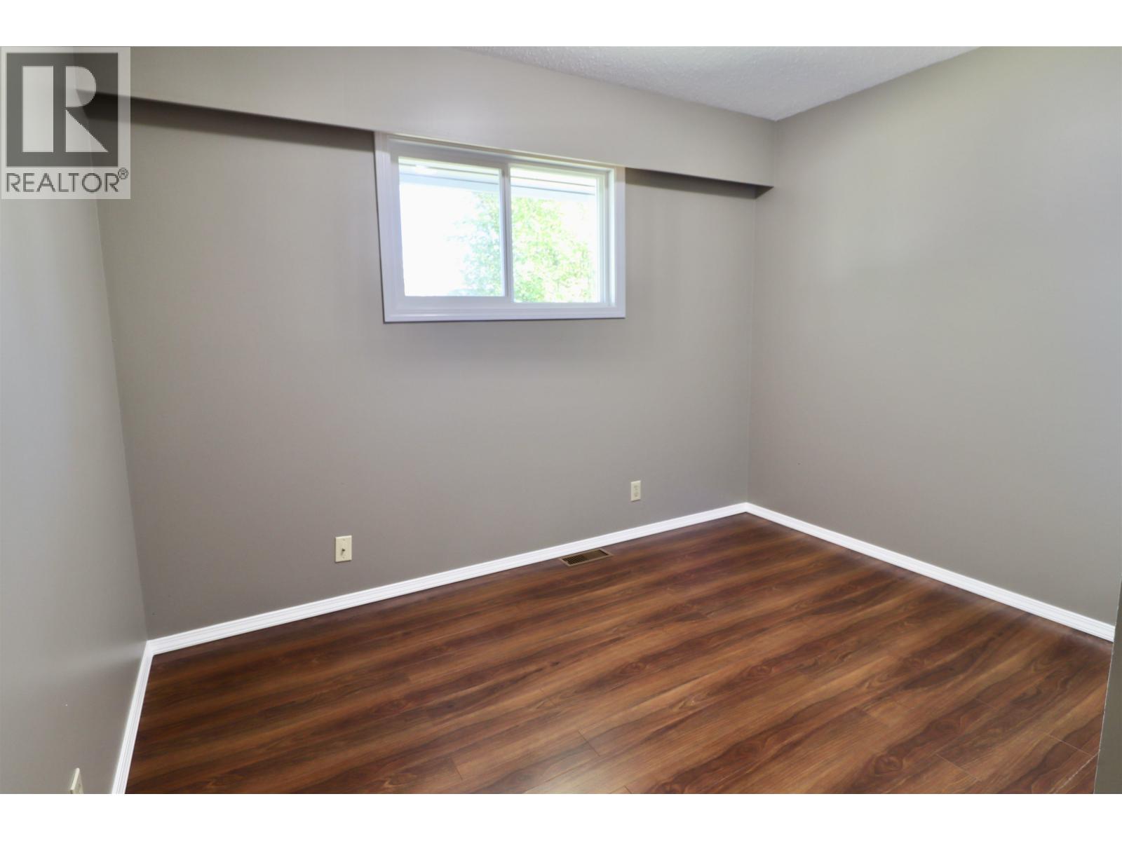 Photo 8 of 14 — 230 WILSON CRESCENT · Prince George, BC