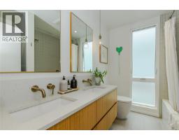 2624 Estevan Ave, Oak Bay, BC V8R2T2 Photo 19