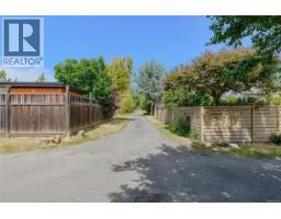 2624 Estevan Ave, Oak Bay, BC V8R2T2 Photo 37