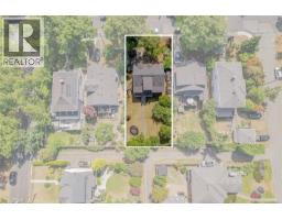 2624 Estevan Ave, Oak Bay, BC V8R2T2 Photo 38