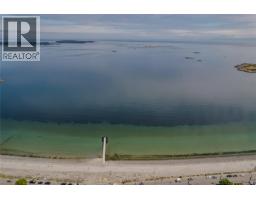 2624 Estevan Ave, Oak Bay, BC V8R2T2 Photo 39