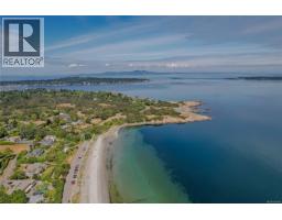 2624 Estevan Ave, Oak Bay, BC V8R2T2 Photo 41