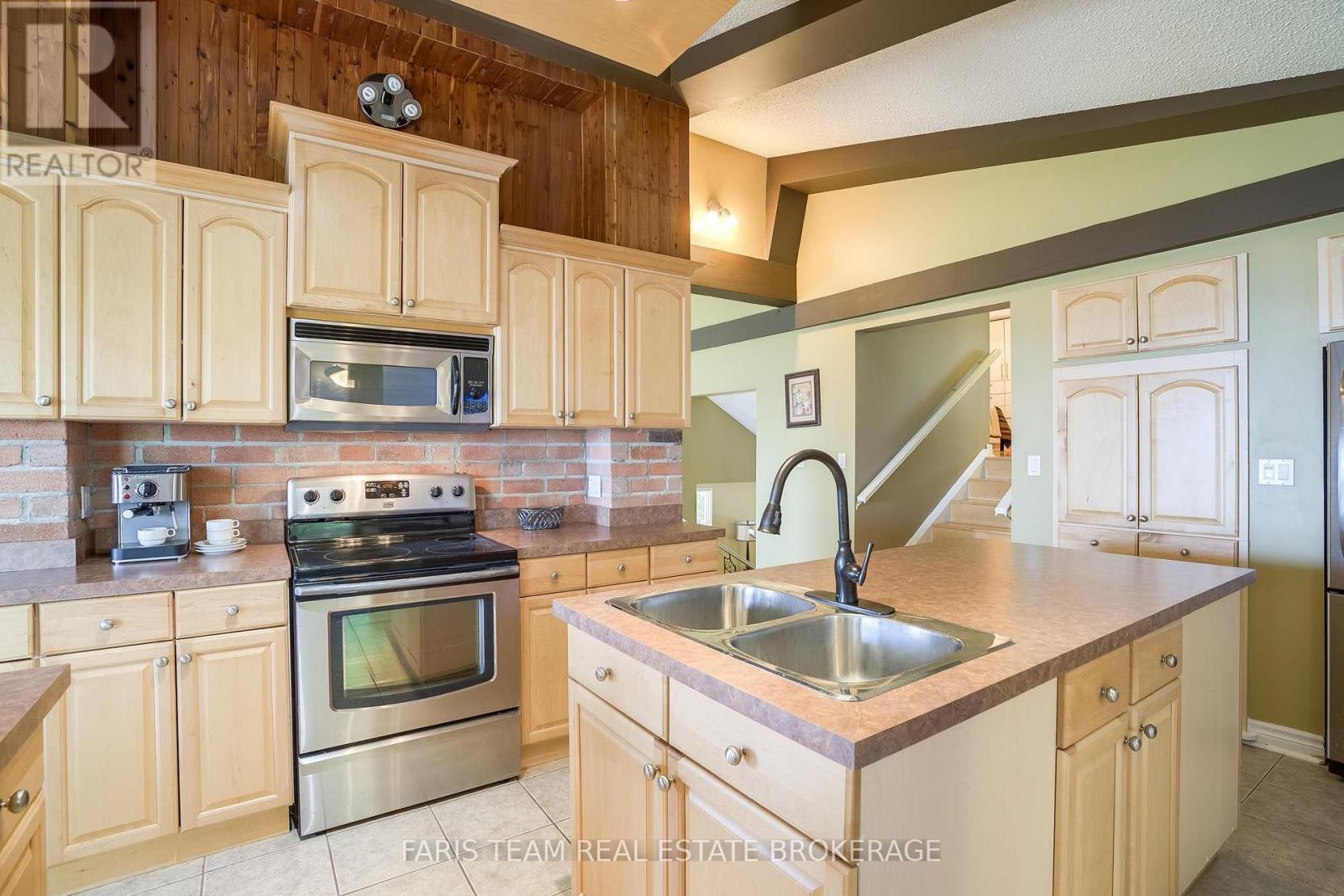 1787 CHAMPLAIN ROAD, Tiny — photo 7