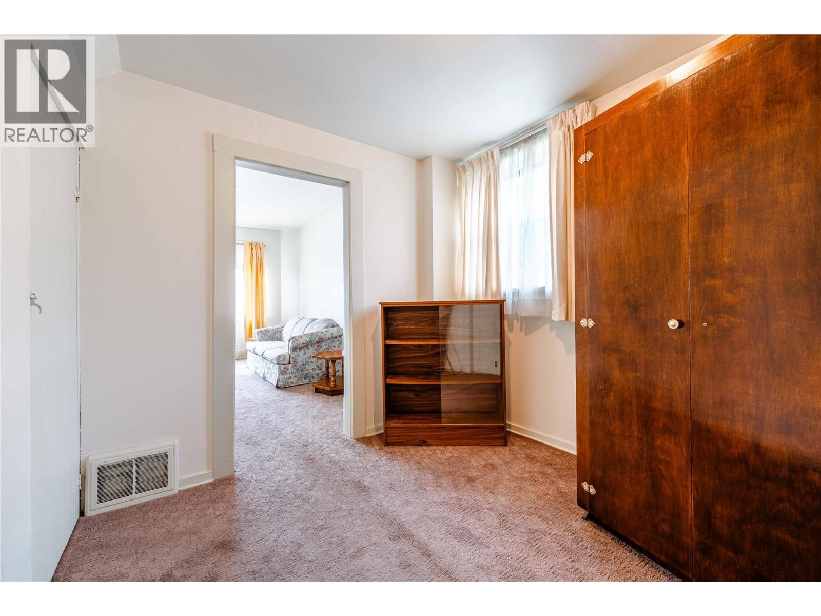 514 Fourth Street E - 14