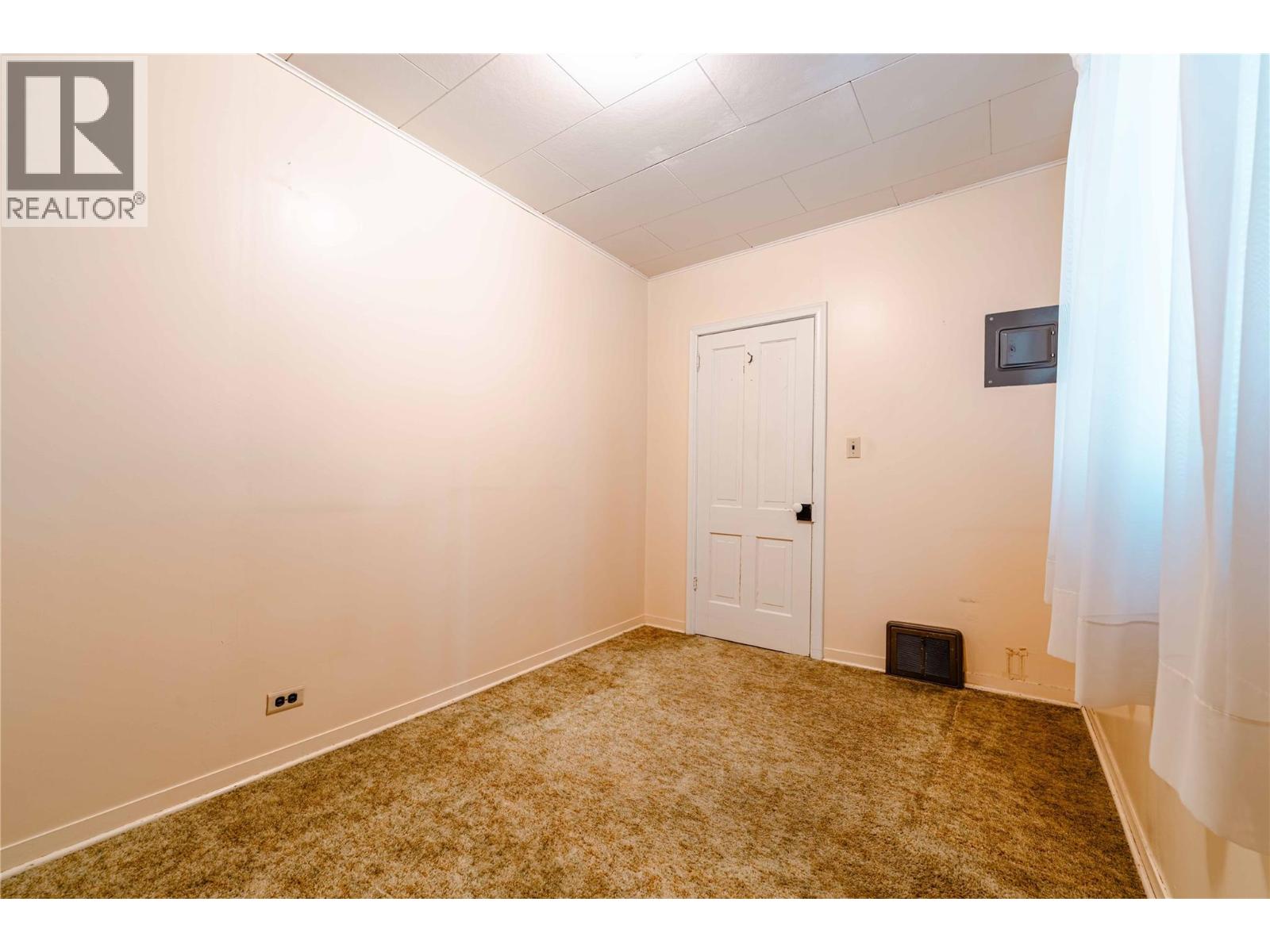 514 Fourth Street E - 26