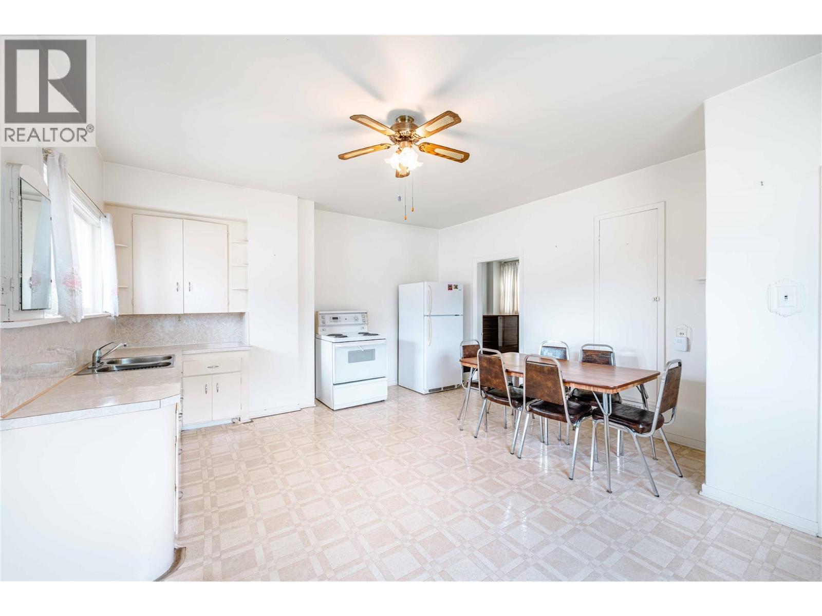 514 Fourth Street E, Revelstoke